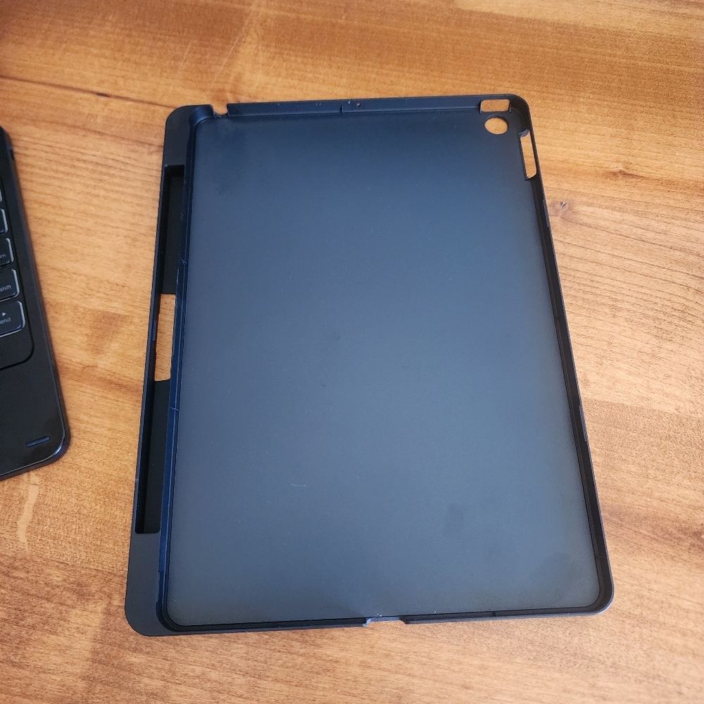 Denkor Black Tablet Case - Picture 3 of 4